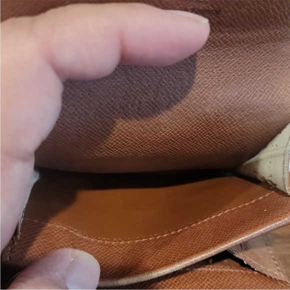 Authentic Louis Vuitton card wallet - Picture 6 of 10